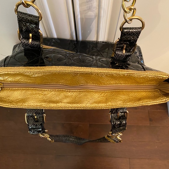 Miss Tina Taste of Couture Black Purse with gold accents - Picture 3 of 8